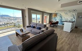 Apartamento Moderno y Amplio con Vistas a la Bahía